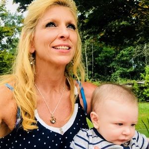 Meet your Posher, Carla